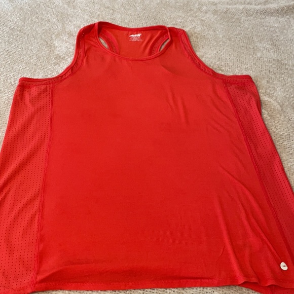 2 shorts and 1 tank top - Picture 4 of 4